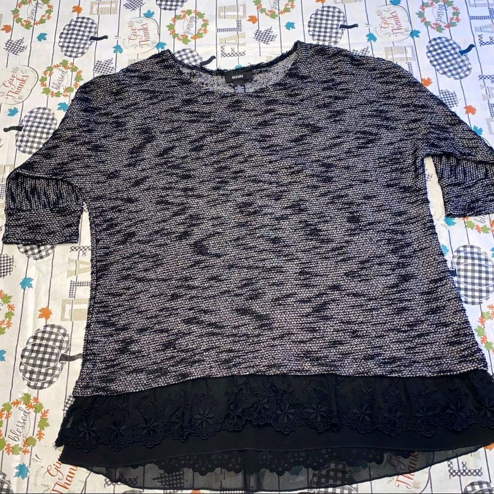 Alfani quarter sleeve sweater shirt with lace at bottom